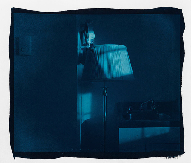 Laurent Gloaguen, “Antigonish I, motel obscura” - Tirage cyanotype sur papier 100% chiffon de la papeterie Saint Armand, Montréal.